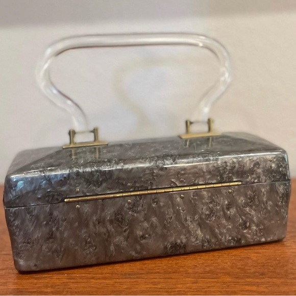 vintage box purse in gunmetal gray lucite - Picture 3 of 8